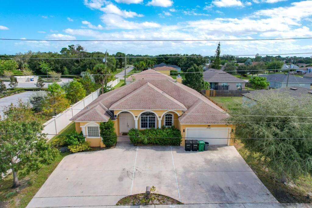 Discover Your Oasis: Tropical Haven In Central Psl Port St. Lucie Exteriör bild