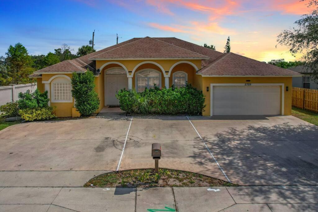 Discover Your Oasis: Tropical Haven In Central Psl Port St. Lucie Exteriör bild