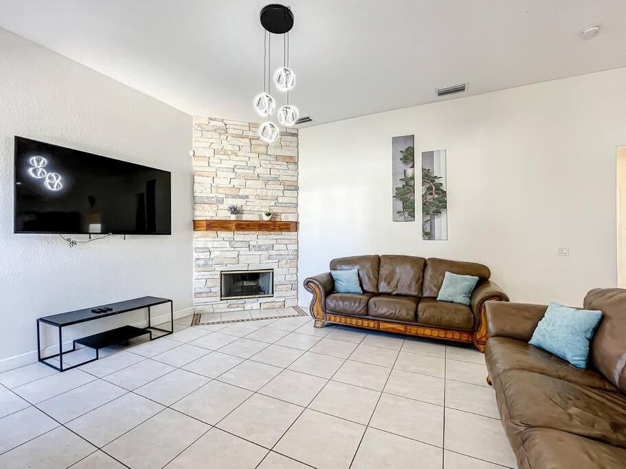Discover Your Oasis: Tropical Haven In Central Psl Port St. Lucie Exteriör bild