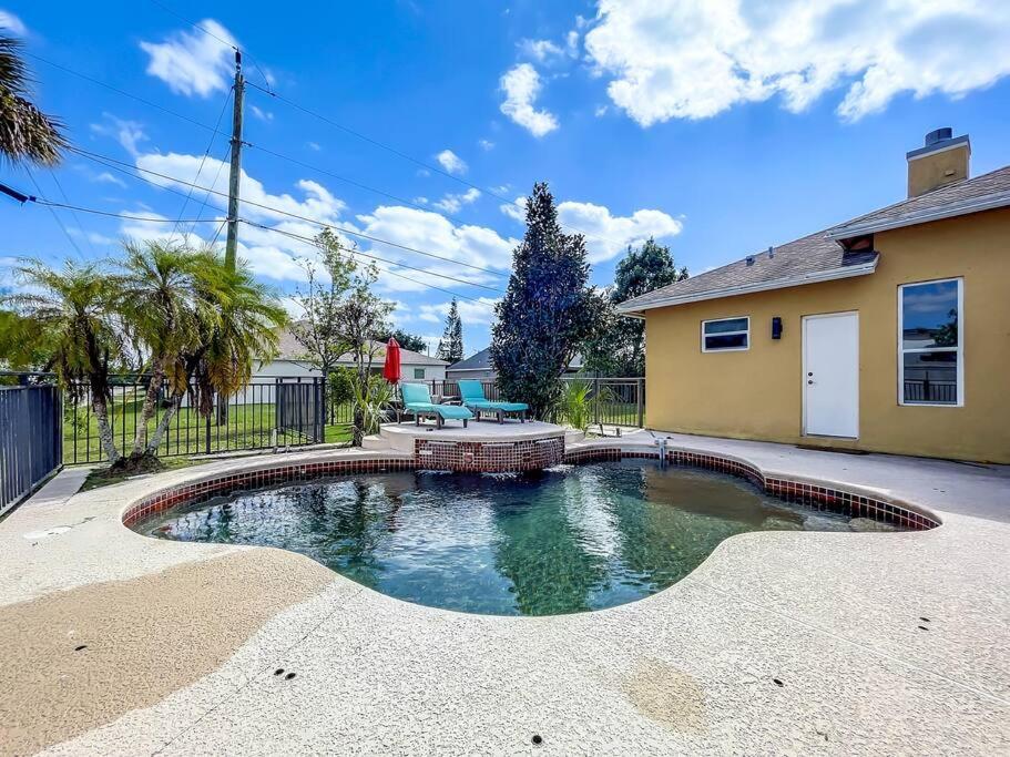 Discover Your Oasis: Tropical Haven In Central Psl Port St. Lucie Exteriör bild